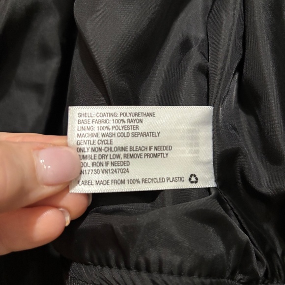 VEGAN BLACK LEATHER MOTORCYCLE/BOMBER JACKET - Picture 6 of 7